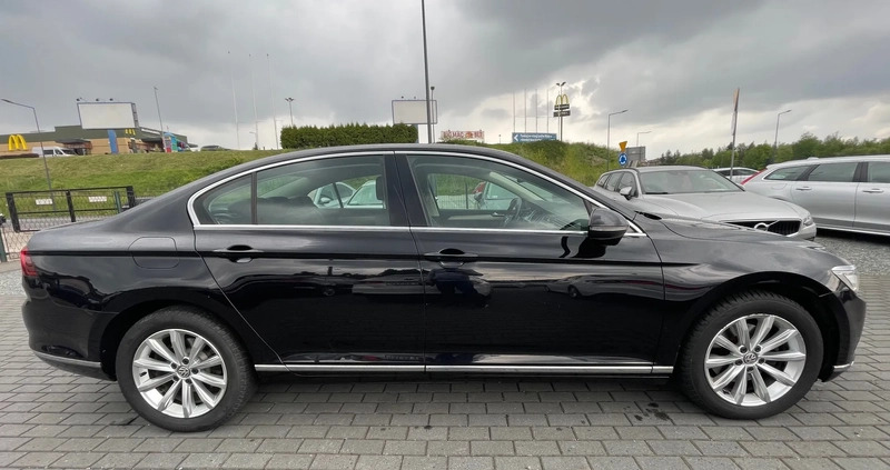 Volkswagen Passat cena 64900 przebieg: 205000, rok produkcji 2019 z Hajnówka małe 254